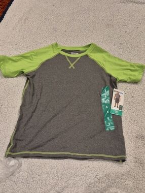 Size 8: Boys Gray & Lime Active Tee